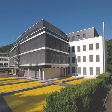 Brise-soleil orientable à lamelles reliées plates EC 70 / EC 80 / EC 100 Brise-soleil orientable à lamelles reliées plates EC 70 / EC 80 / EC 100